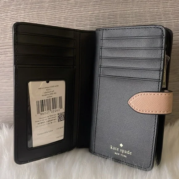 Kate Spade medium zip wallet